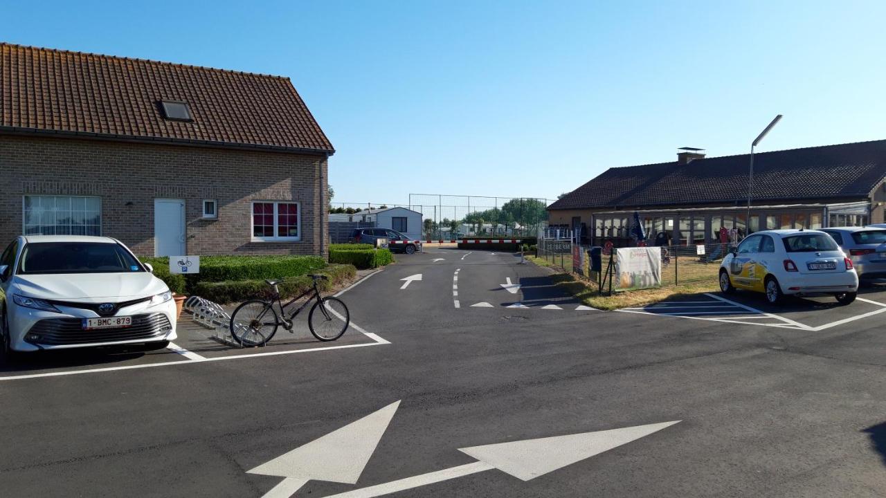 Chalet Park Zeeberm Commv オーストダインケルケ エクステリア 写真