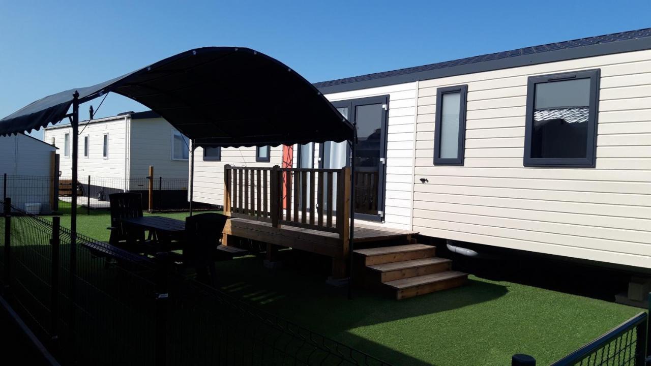 Chalet Park Zeeberm Commv オーストダインケルケ エクステリア 写真
